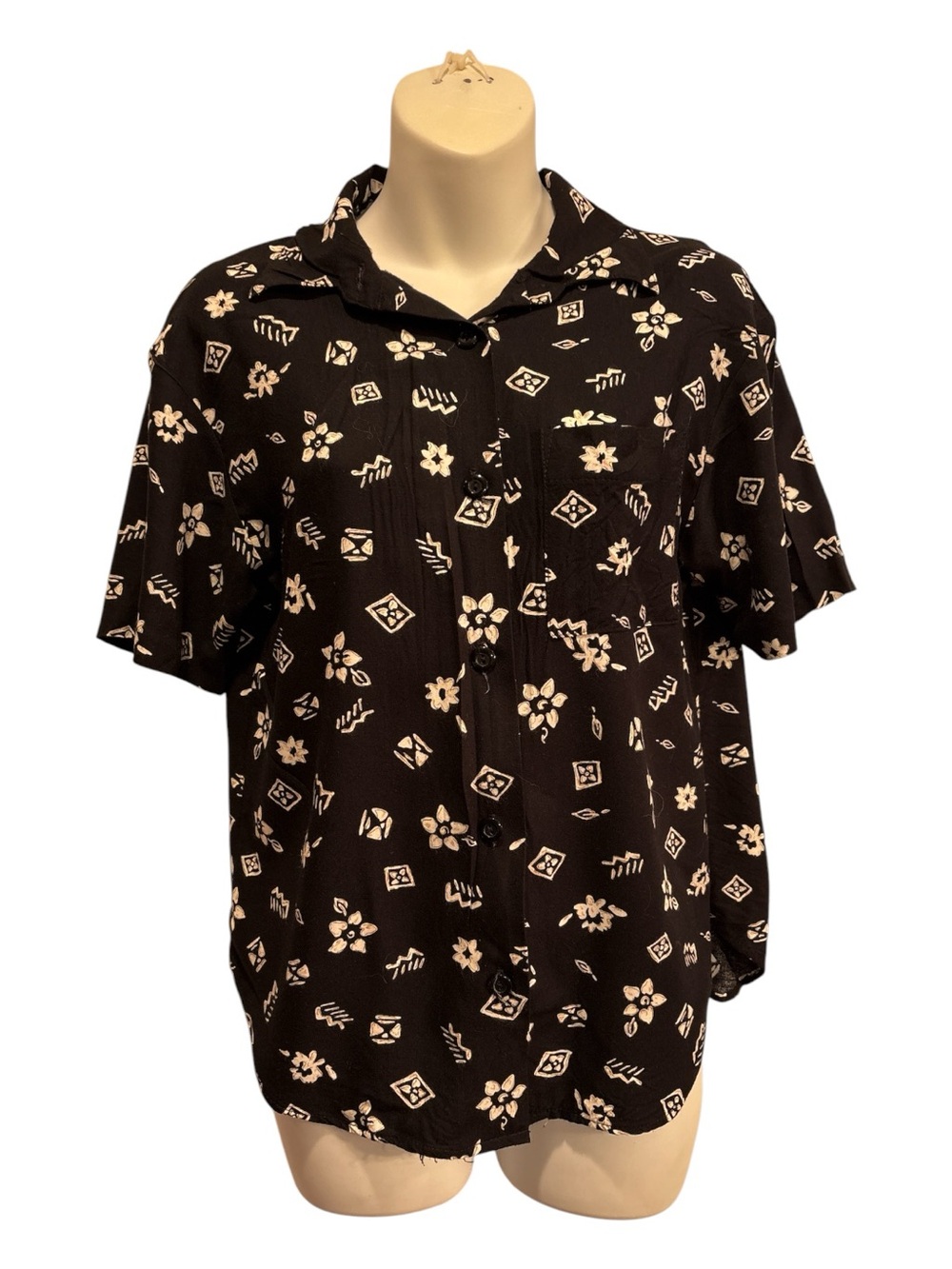 Panther Black Short-Sleeve Button-Down Shirt with White Floral Print sz 8P